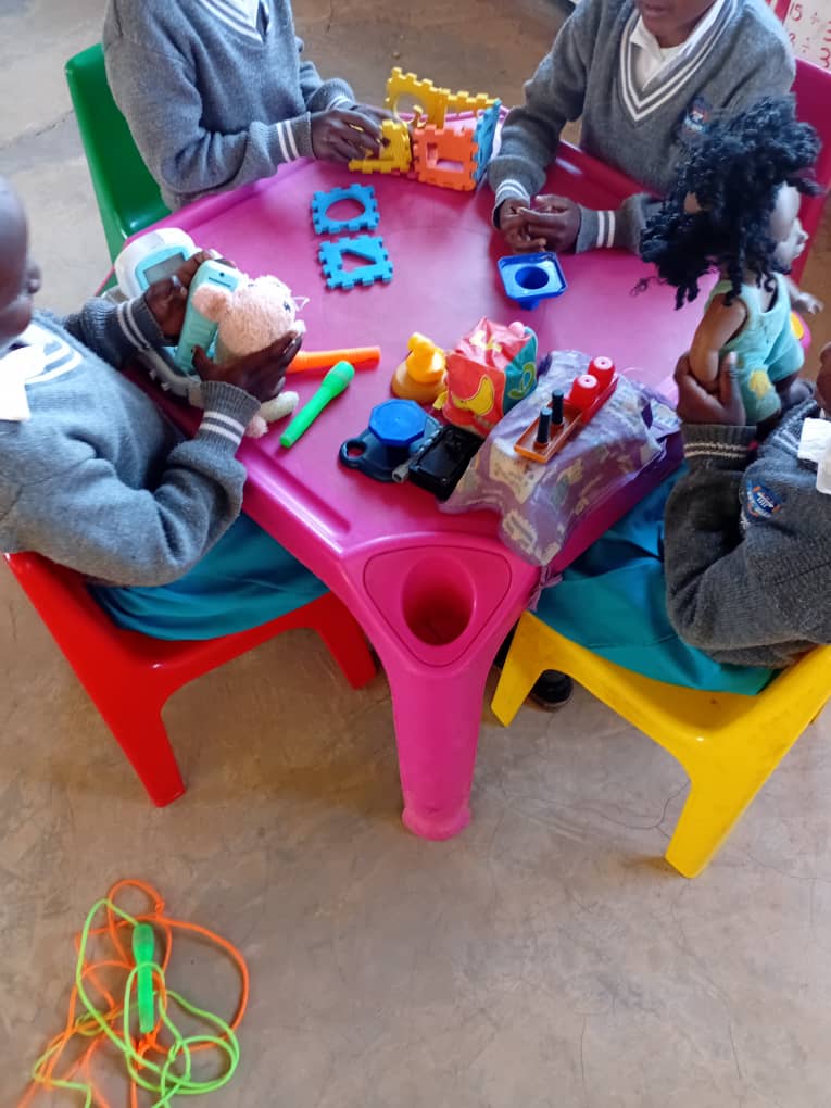 Kids playing with blocks